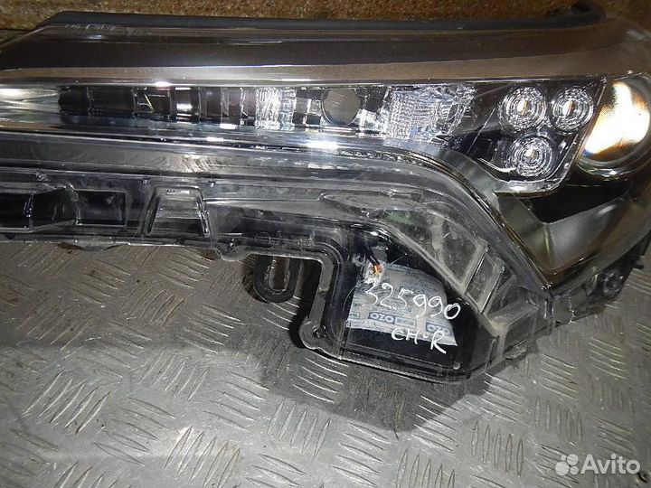 Фара левая Toyota C-HR