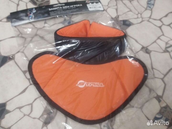 Защита шеи оранжевая для хоккея