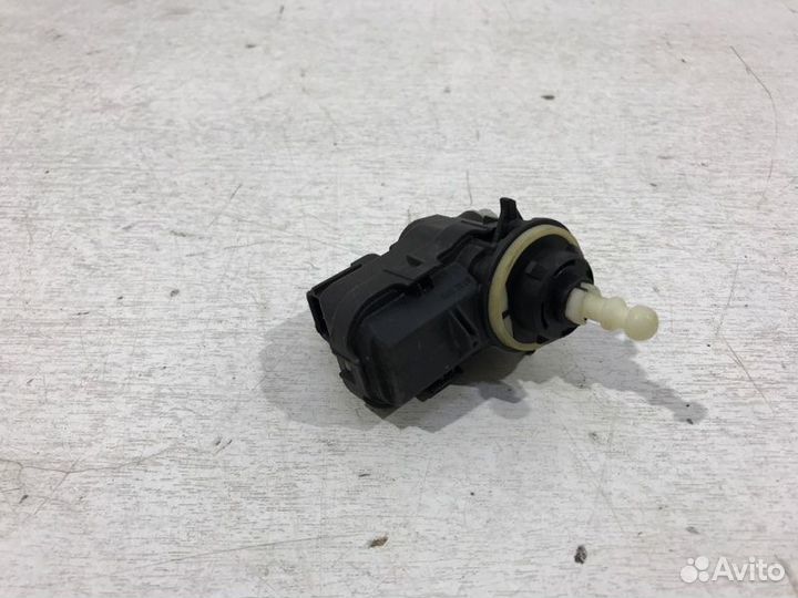 Корректор фары LADA Vesta 1 2015