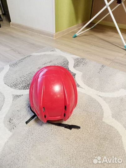 Хоккейный шлем