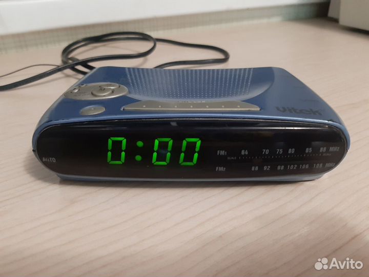 Радиочасы Vitek