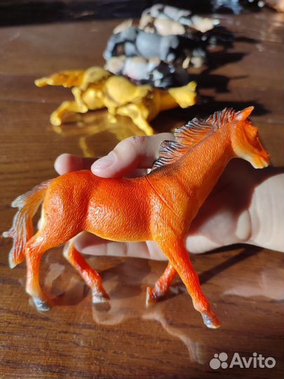Лошадь игрушка