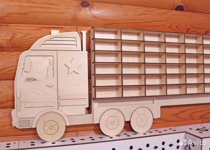 Стеллаж для машинок