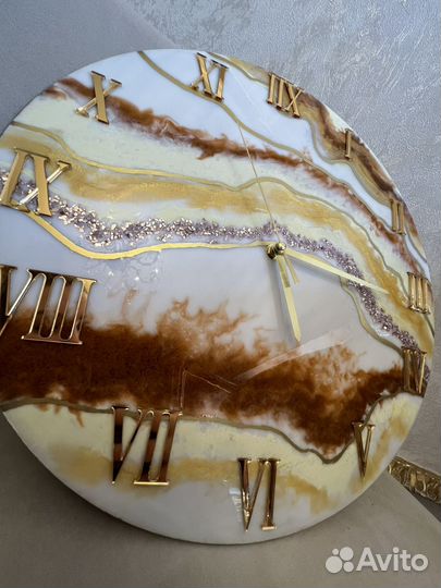 Часы настенные из эпоксидной смолы