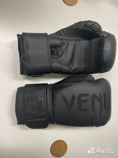 Перчатки боксерские Venum Challenger 2.0 Neo Black