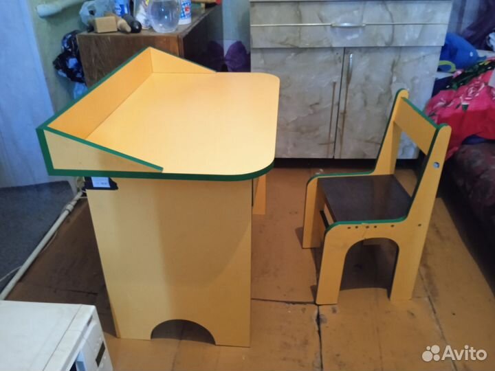 Парта со стульчиком для первоклассника