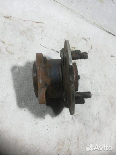 Ступица задняя Toyota Rav4 XA30