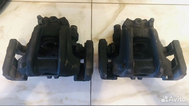 Суппорта BMW с колодками