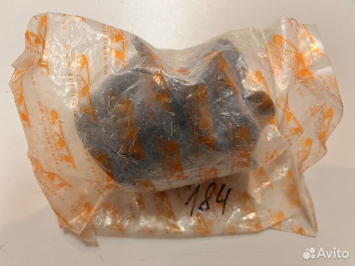 Сайлентблок задней балки toyota corolla E12