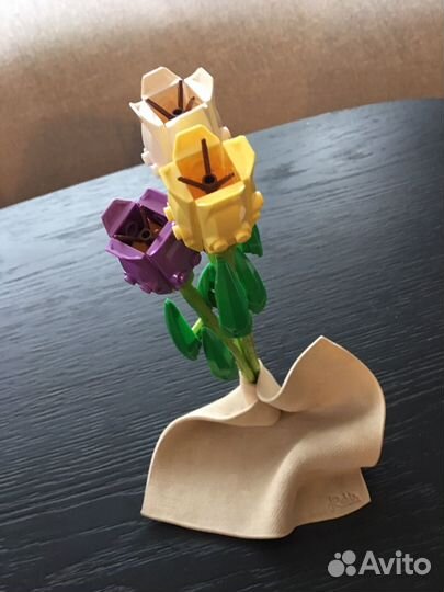 Картина акварель, вазочка