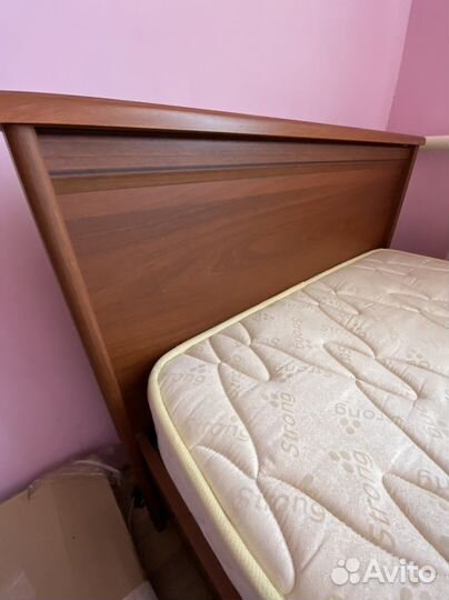 Кровать б/у