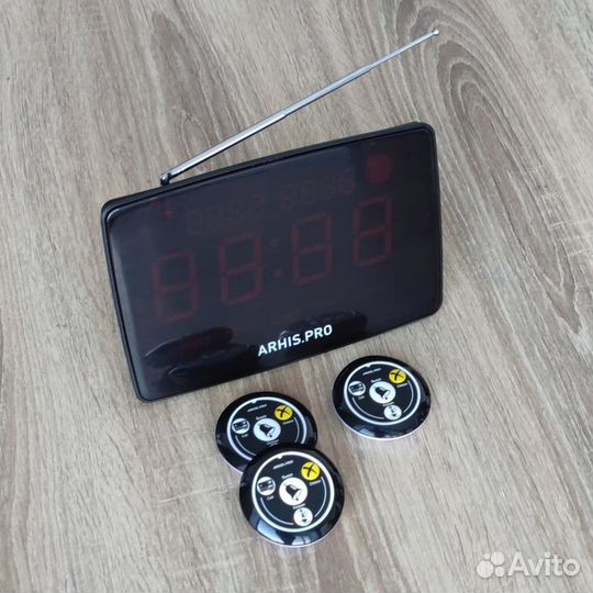 Табло вызова официанта руссифицировано и кнопки