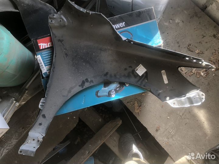 Крыло левое переднее Toyota Corolla