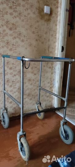 Ходунки для пожилых людей