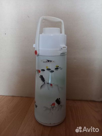 Термос с помпой 2,2 л