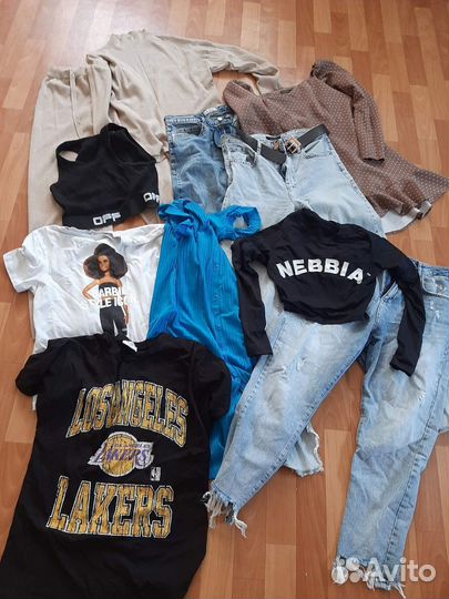 Пакет вещей на девушку 46 р
