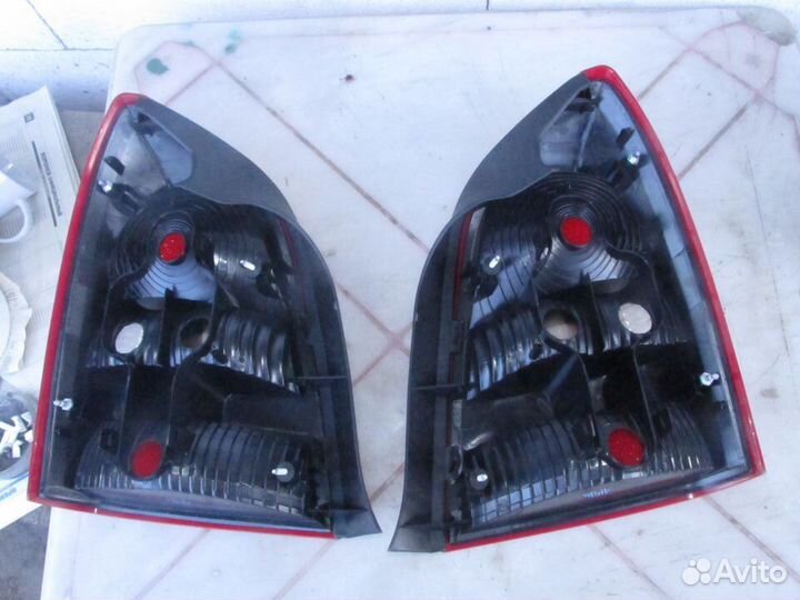 Фонарь задний 26550AU30A Ниссан Примьера Р12