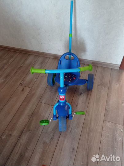 Трехколесный велосипед с родительской ручкой