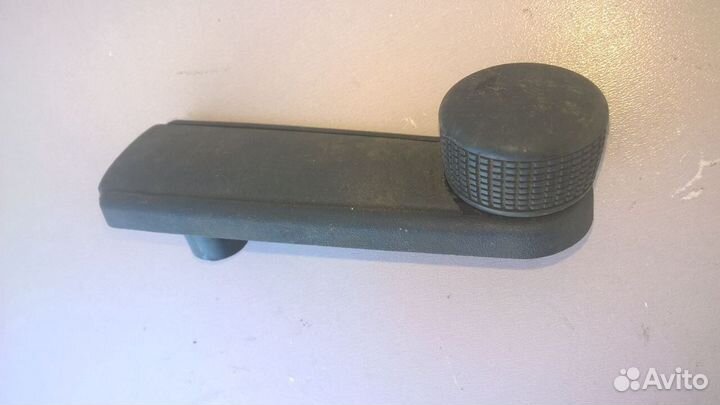 Ручка стеклоподъемника б/у VW Пассат В-3 1988-1992