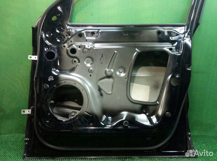 Дверь передняя правая Audi Q3 Quattro 8UB cczc