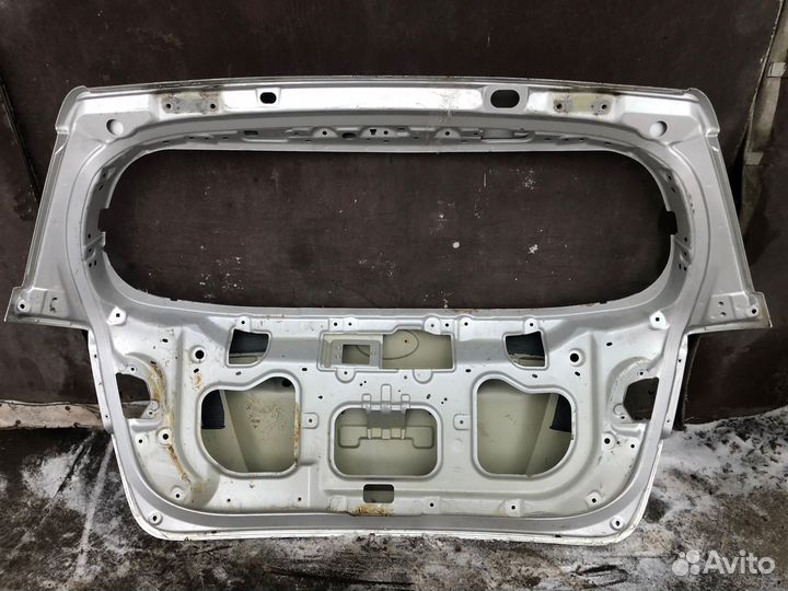 Kia Sorento 2 Дорест (2009+) Крышка багажника