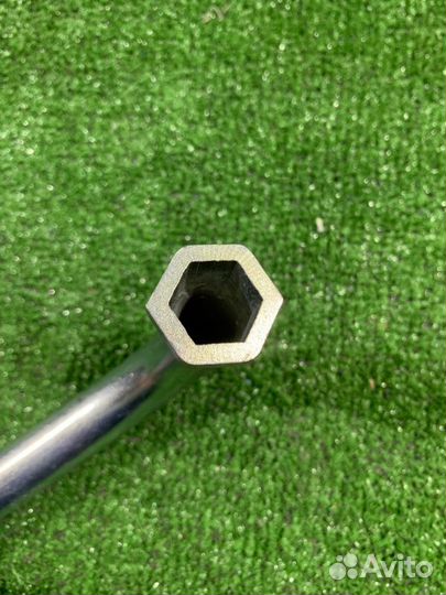 Ключ балонный Volkswagen Scirocco CAV 2011