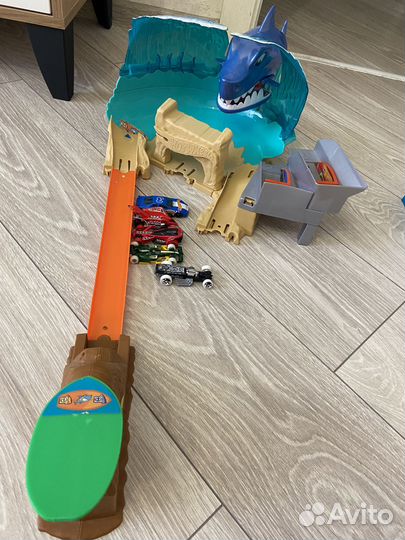 Hot wheels трек акула