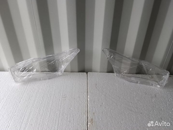 Стекло фары левое / правое Infiniti Q50