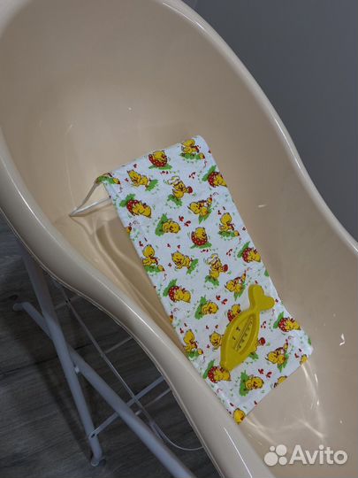 Детская ванночка для купания с подставкой