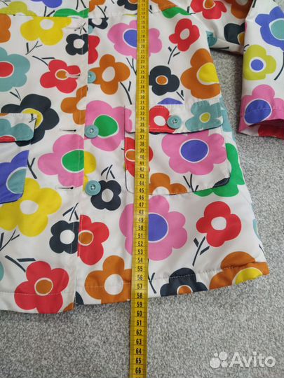 Яркий плащик