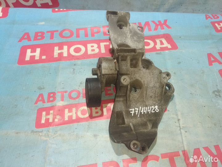 Кронштейн двс Рено Сценик 2