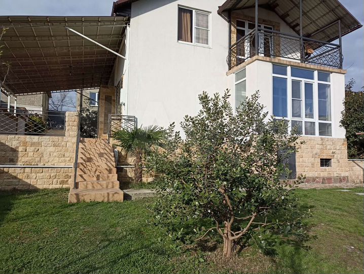 Дом 190 м² на участке 5 сот.