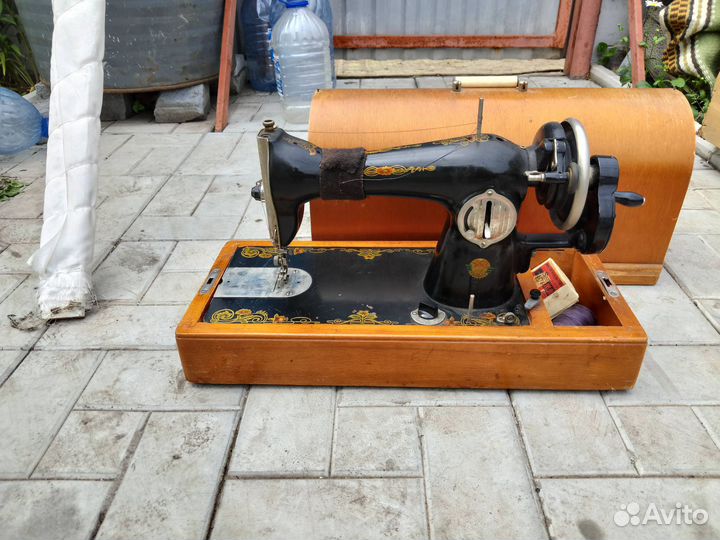Швейная машинка