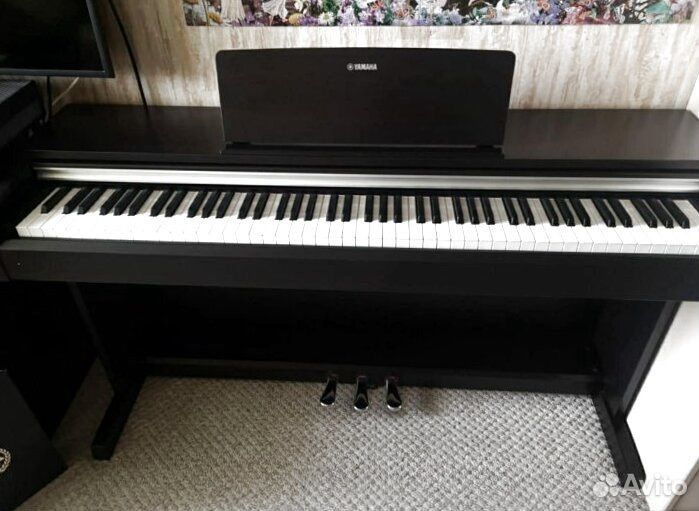 Цифровое пианино Yamaha Arius YDP-142