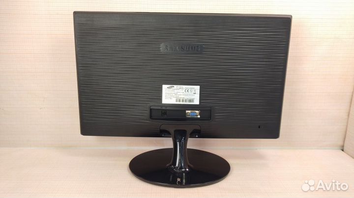 Монитор б/у 21.5