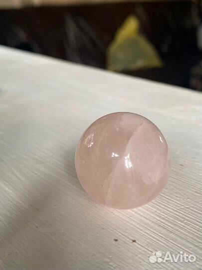 Розовый кварц шар камень кристалл