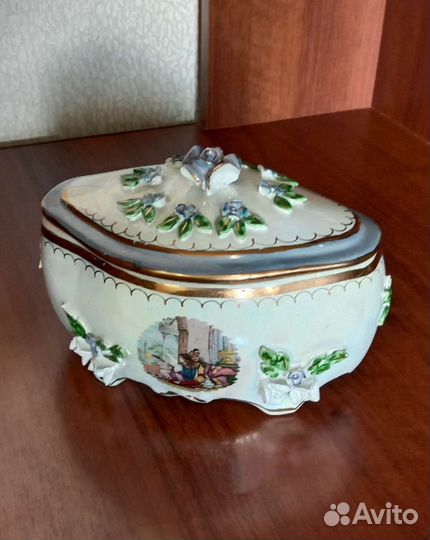 Шкатулка. Кисловодский фарфор