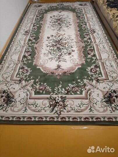 Ковер шерстяной новый