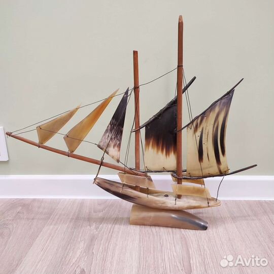 Сувенир корабль из рога