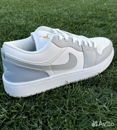 Кроссовки Nike белые