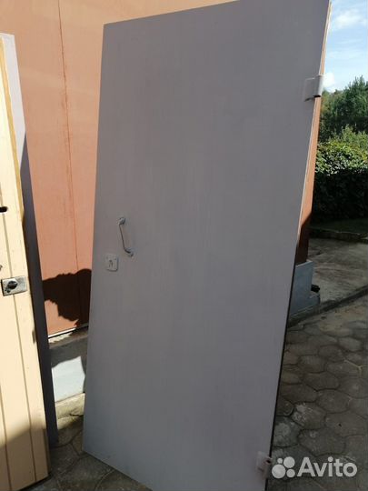 Входная дверь металлическая -2шт