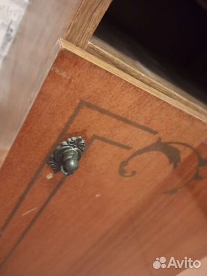 Тумба прикроватная