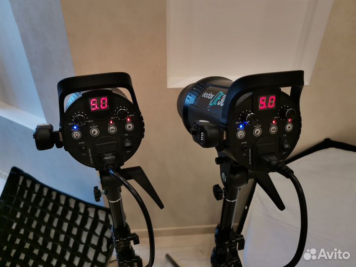 Комплект света Godox DE300 2шт., софт, окта, стойк