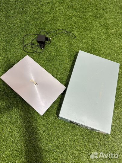 Asus ZenBook 14 / i7 - 10510U /16 Гб /SSD 512 Гб