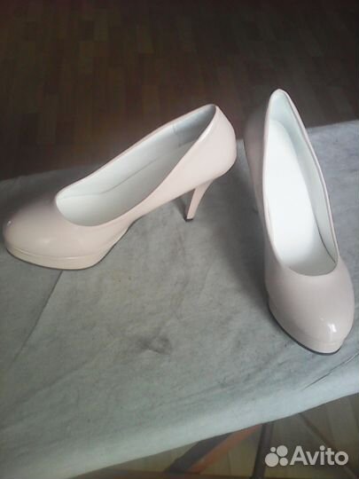 Туфли новые телесного цвета