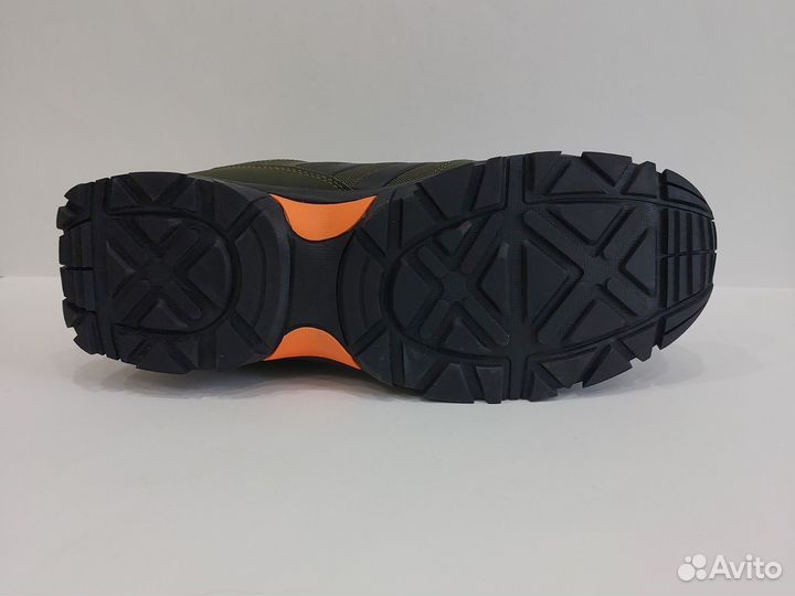 Кроссовки adidas зимние