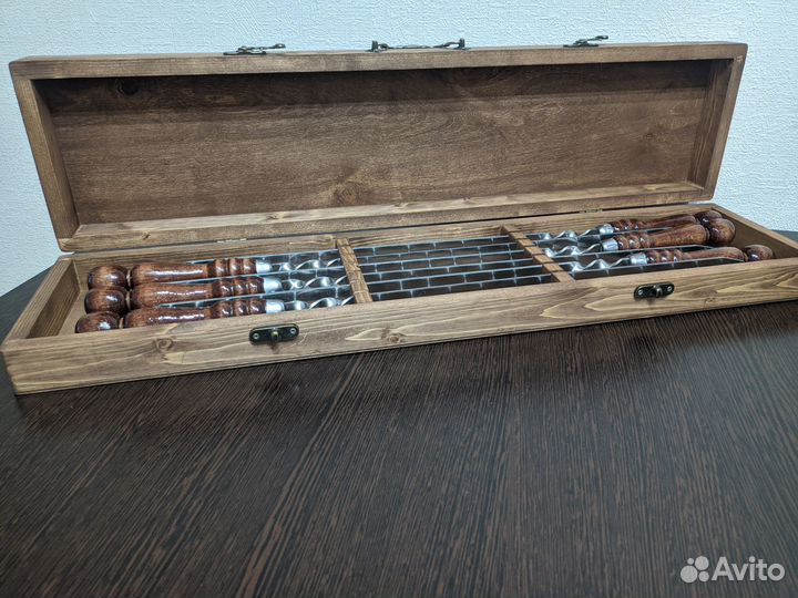 Набор шампуров в деревянном футляре