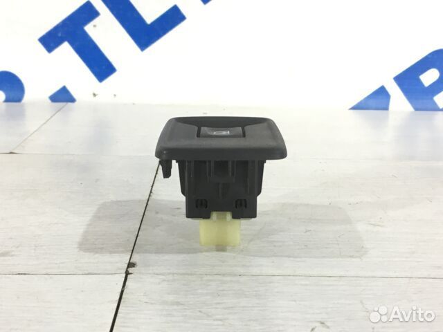 Кнопка стеклоподъемника передняя renault sandero 2