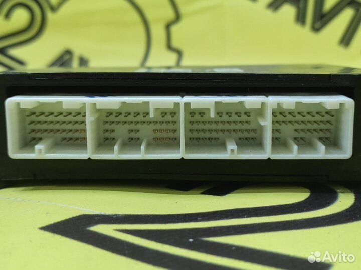 Блок управления двс Subaru Legacy BLE EZ30D