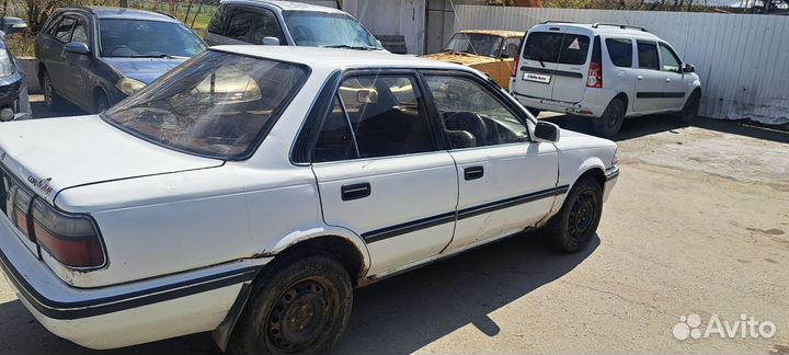Toyota Corolla 1.3 AT, 1989, 250 000 км